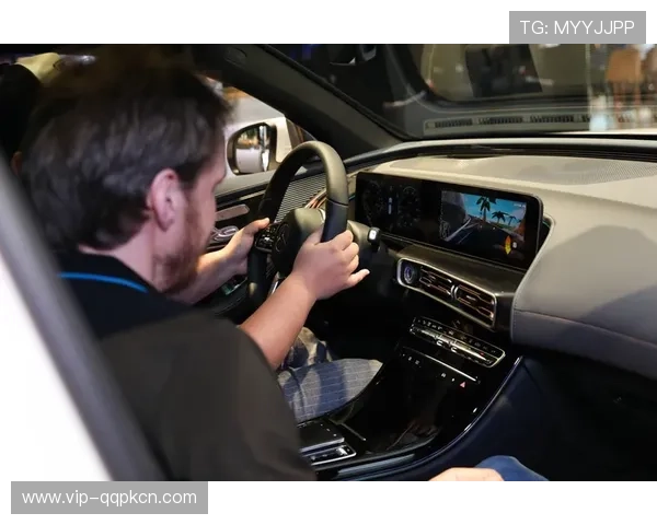 奔驰网上娱乐使用指南，助你轻松享受车内多彩娱乐生活